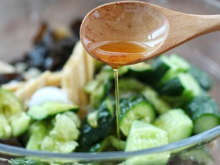 黄瓜腐竹拌木耳 