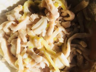 胡萝卜丝炒鸡丝 