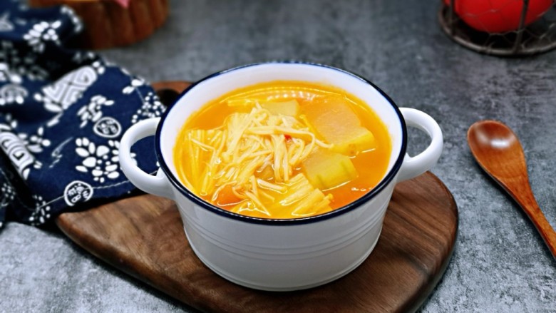 酸甜开胃～番茄金针菇冬瓜汤 