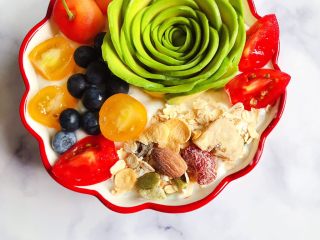 水果麦片酸奶碗 