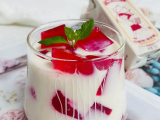 ?秋天的第一杯火龙果撞燕麦奶‼️ 